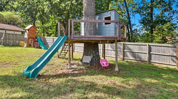 West Plains, MO 65775,1157 Chateau DR