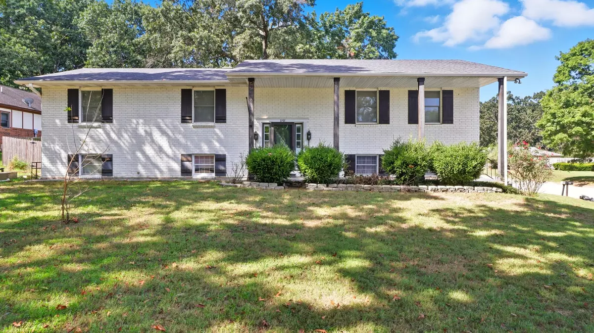 West Plains, MO 65775,1157 Chateau DR