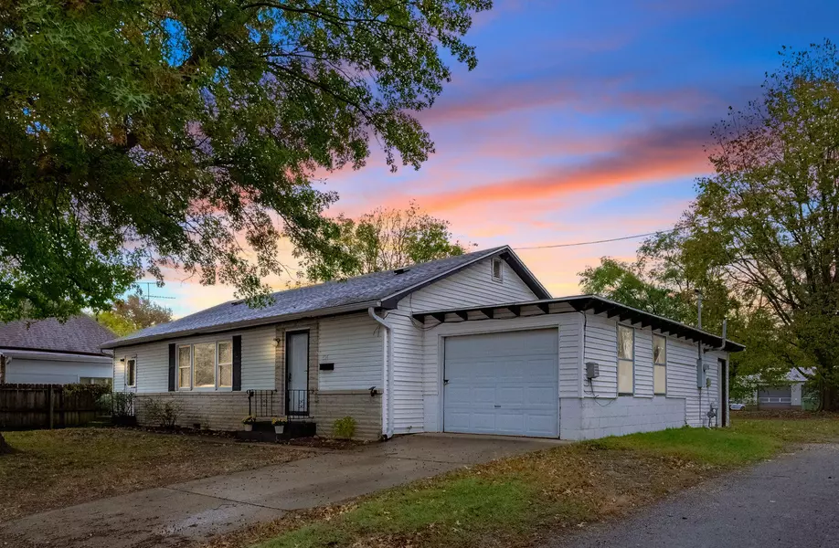 504 S Lincoln AVE, Aurora, MO 65605