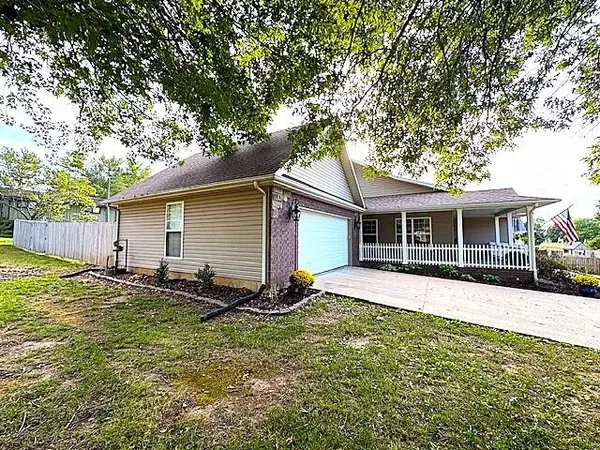 Monett, MO 65708,115 W Sycamore ST