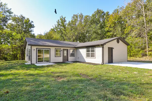 Bolivar, MO 65613,3820 N Royal Mountain LN