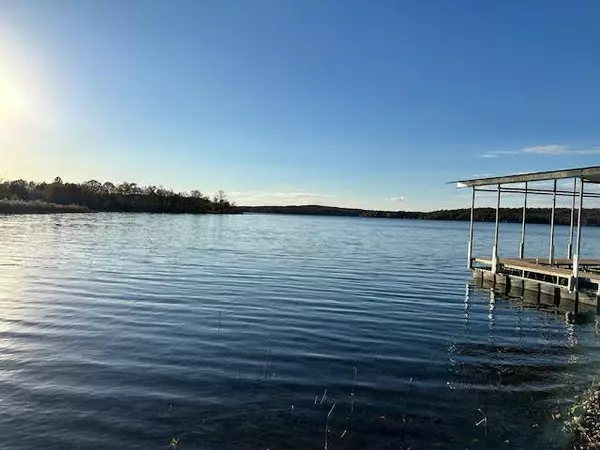 Horseshoe Bend, AR 72512,2077 E Tri Lakes DR