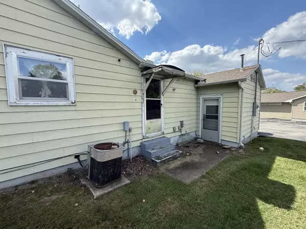 Mt Vernon, MO 65712,524 E Cherry ST