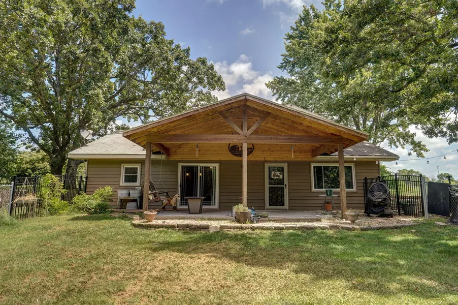 419 Rose Bush DR, Marshfield, MO 65706
