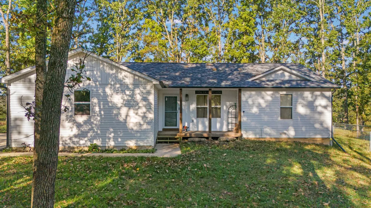 West Plains, MO 65775,9681 Private Road 6685