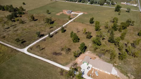 Bolivar, MO 65613,007 S 82nd RD