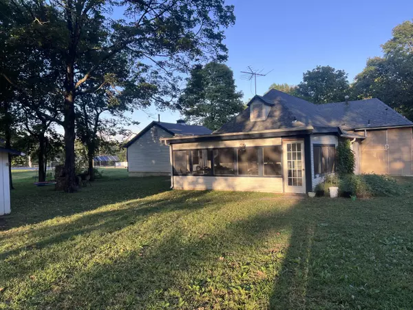 Carthage, MO 64836,1615 Forest ST