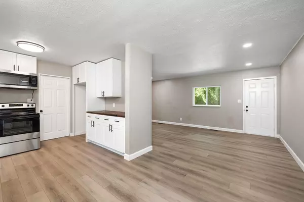 Ozark, MO 65721,203 E Georgia ST