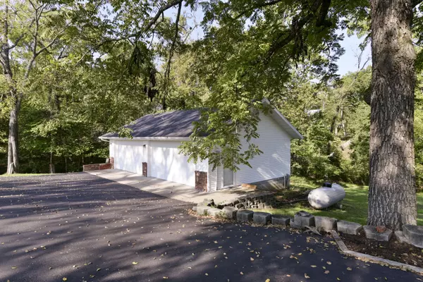 Shell Knob, MO 65747,21277 Needles Eye Road RD