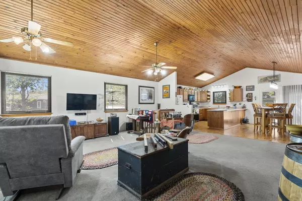 Galena, MO 65656,2975 Longbend RD