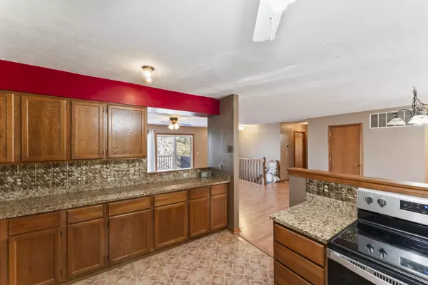 Kirbyville, MO 65679,211 Zinnia LN