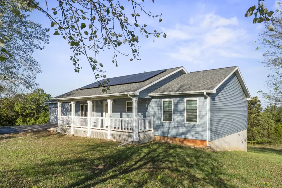 211 Zinnia LN, Kirbyville, MO 65679