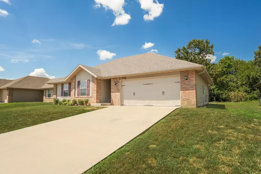 473 W Melody LN, Republic, MO 65738