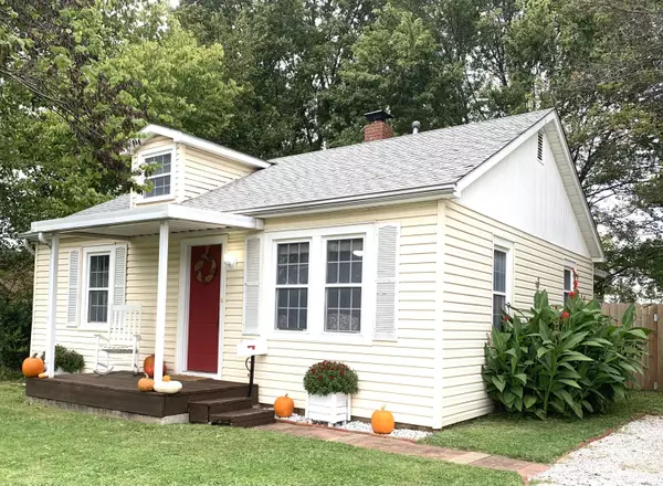 2431 E Cherry ST, Springfield, MO 65802