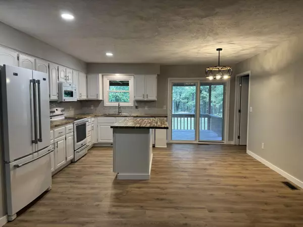 Ava, MO 65608,11785 Co RD #76-211