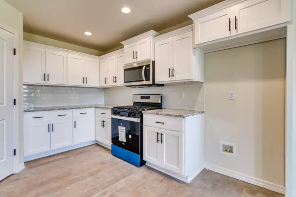 Nixa, MO 65714,911 S Silverwood LN