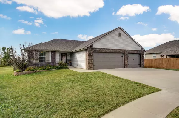 160 W Brittany CT, Republic, MO 65738