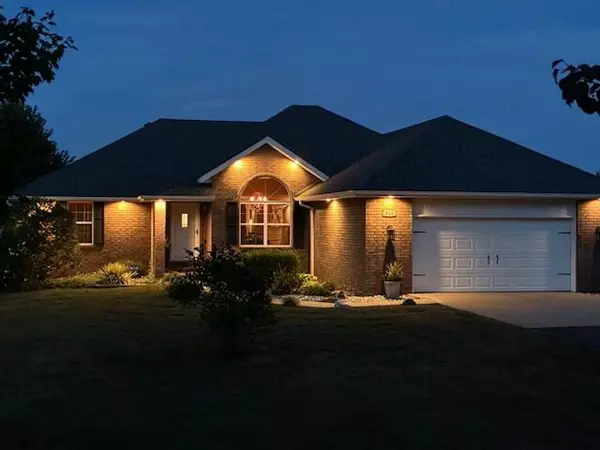 Ozark, MO 65721,810 Moon Valley RD