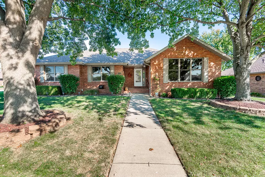 3558 S Suburban AVE, Springfield, MO 65807