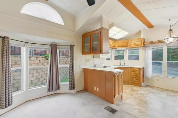 Hollister, MO 65672,121 Valley WAY