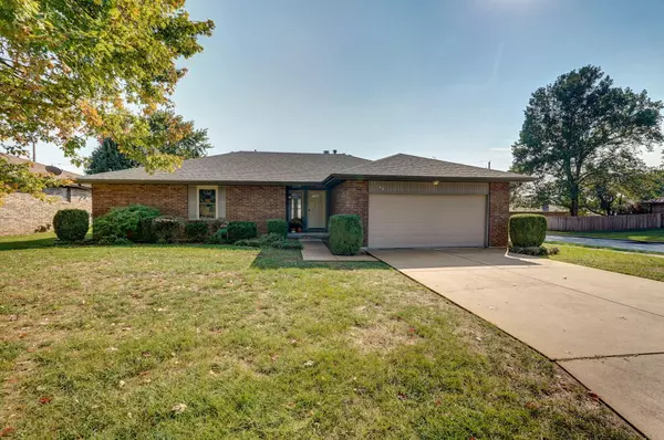 1142 W Maplewood ST, Springfield, MO 65807