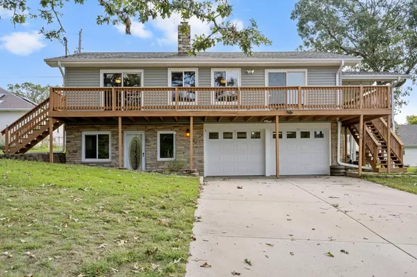 106 Lakeshore DR, Blue Eye, MO 65611
