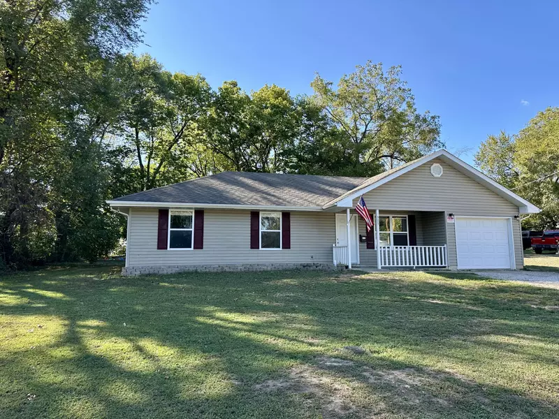 305 N Flint AVE, Bolivar, MO 65613