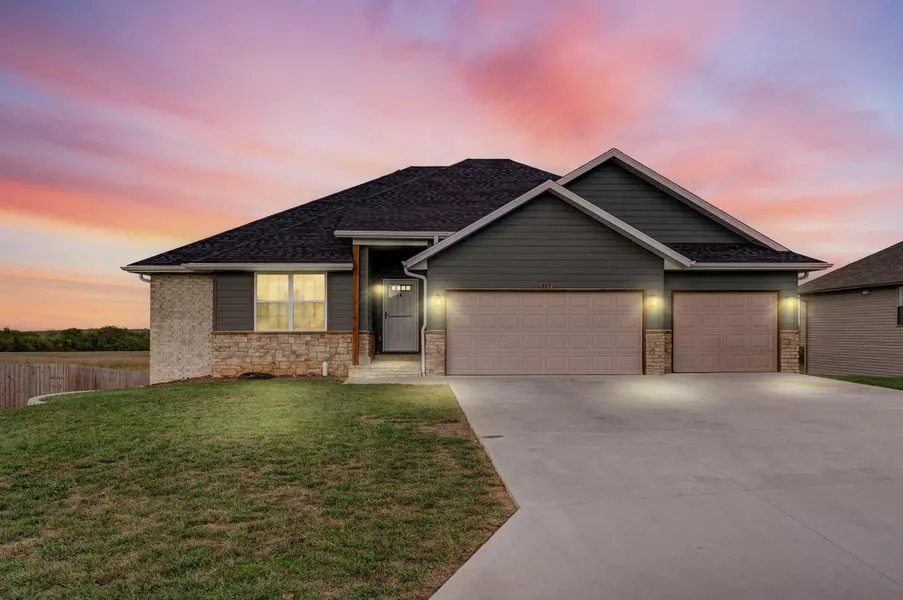 515 N Stella CT, Willard, MO 65781