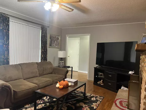 Newburg, MO 65550,19816 Private Drive 6384