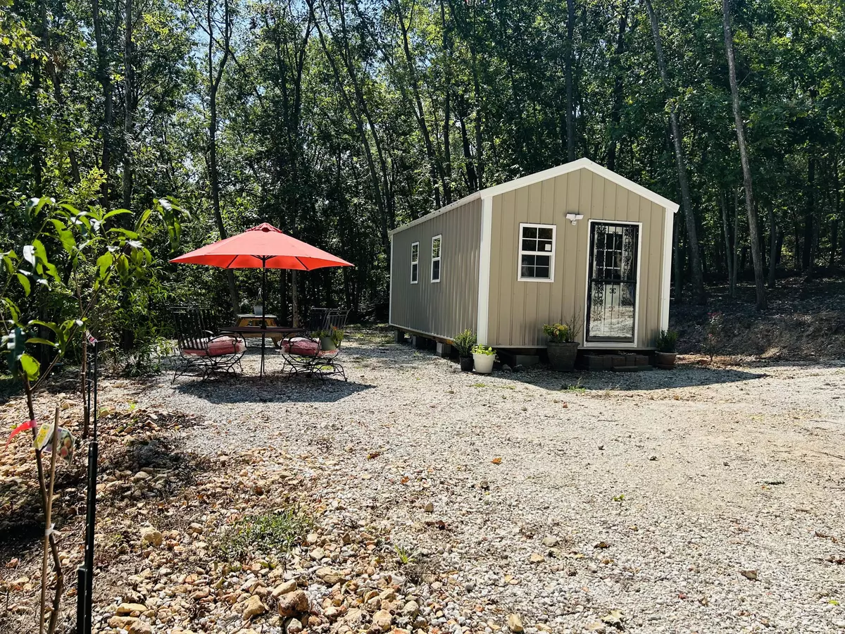 Exeter, MO 65647,19760 Farm Road 1042