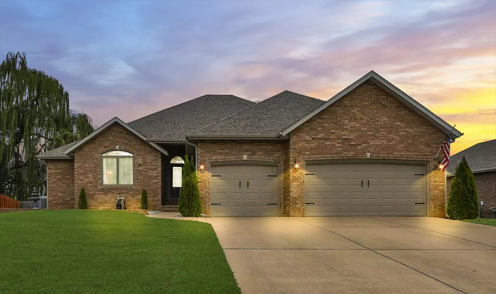 711 W Morning Glory DR, Nixa, MO 65714