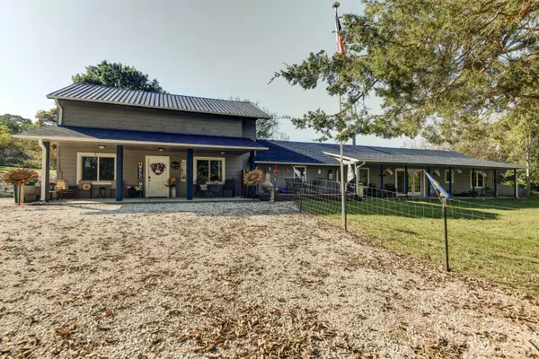 421 Rochester RD, Sparta, MO 65753