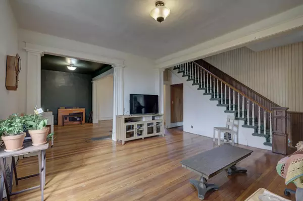 Neosho, MO 64850,210 N Jefferson ST