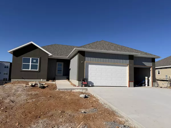 1281 N Maxine AVE, Nixa, MO 65714