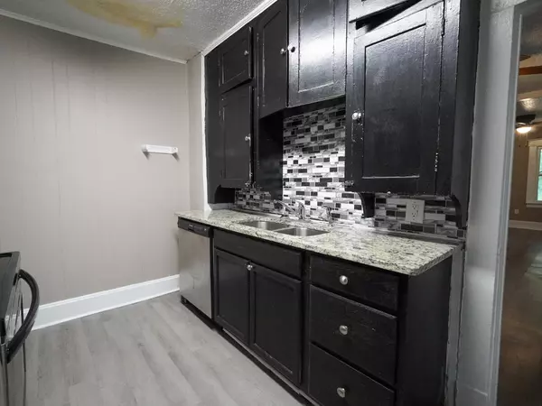 Springfield, MO 65806,742 S Douglas AVE