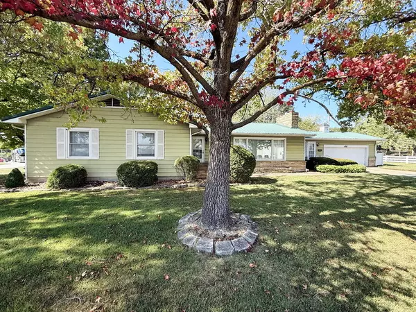 212 Maple DR, El Dorado Springs, MO 64744