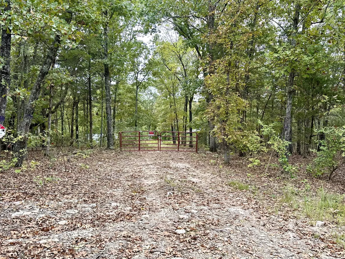 Gainesville, MO 65655,897 Private Road 5-200