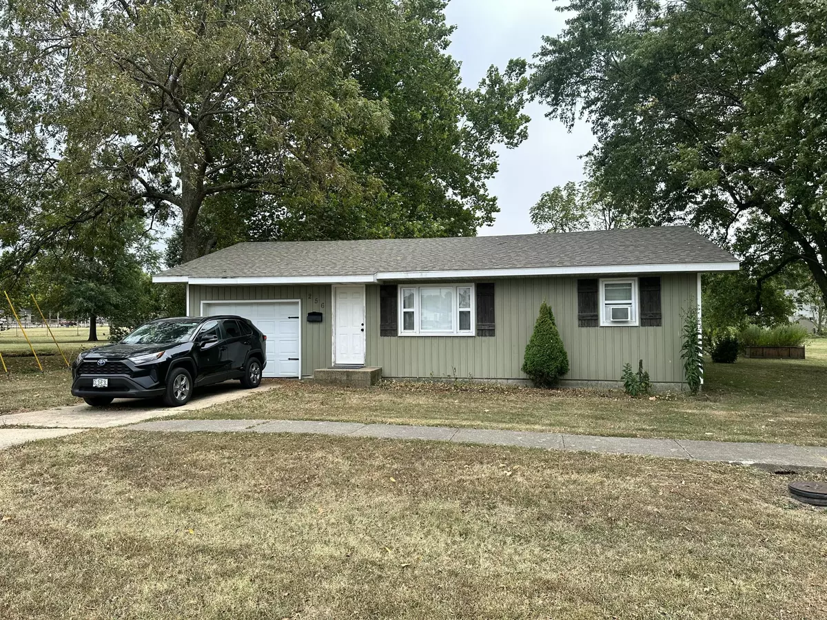 Marshfield, MO 65706,256 E 2nd ST