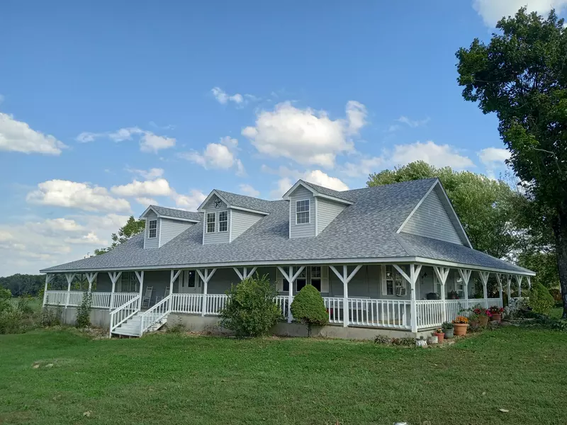 11 Concord RD, Buffalo, MO 65622