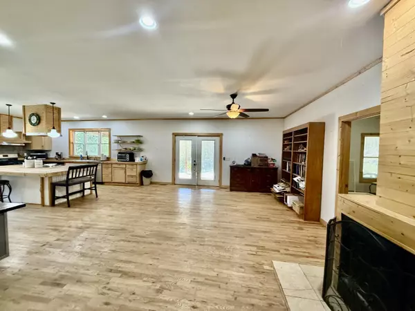 Raymondville, MO 65555,9771 Ashley Creek RD