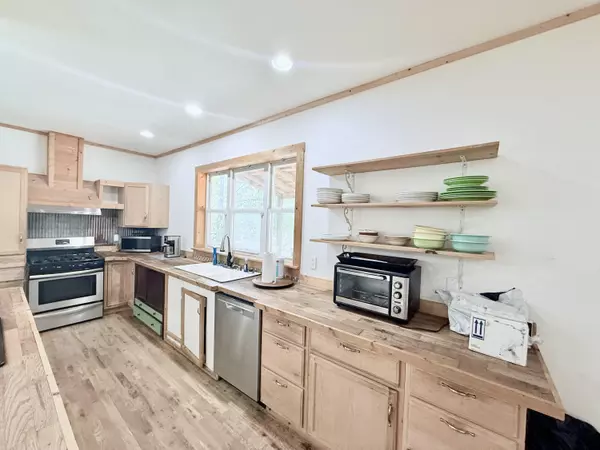 Raymondville, MO 65555,9771 Ashley Creek RD