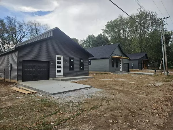 Sparta, MO 65753,372 South AVE
