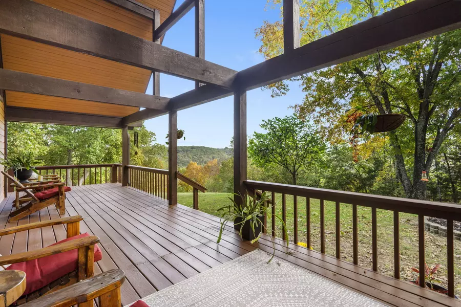 923 Carico RD, Galena, MO 65656