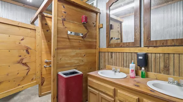 Houston, MO 65483,115 W Steffens St ST