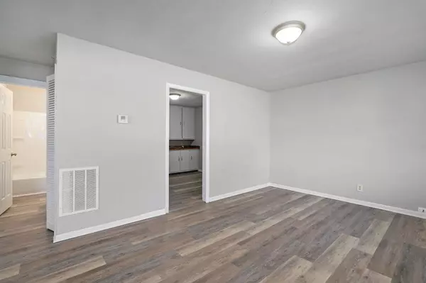 Springfield, MO 65806,852 S New AVE