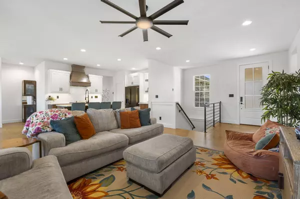 Nixa, MO 65714,718 S Peach Brook