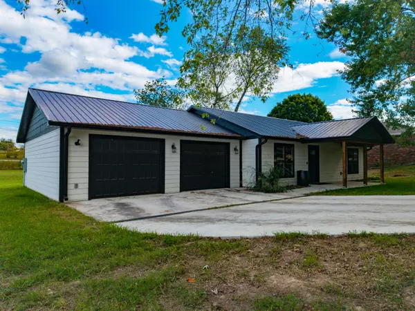 Ava, MO 65608,912 Posey Street ST