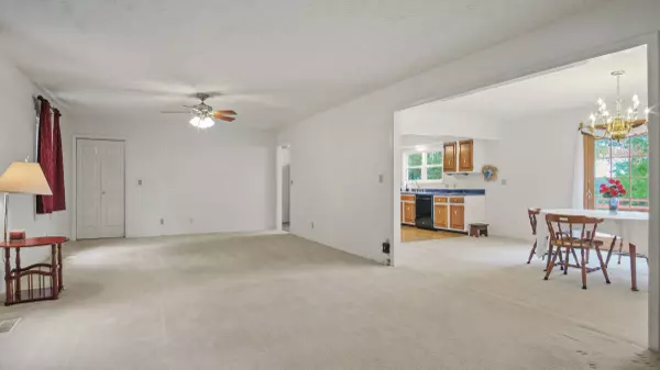 West Plains, MO 65775,7253 Private Road 8927