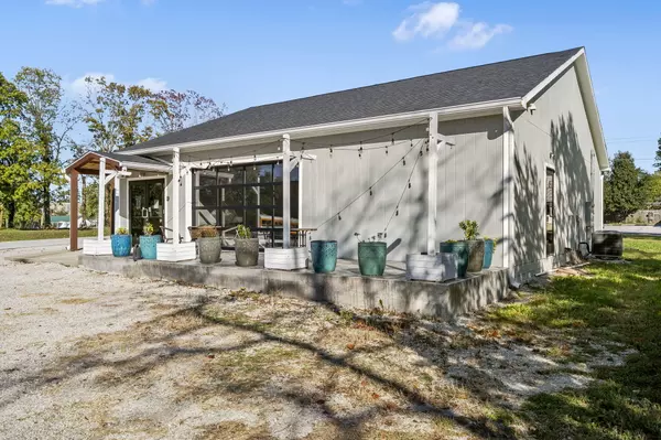 Highlandville, MO 65669,200 Highlandville RD