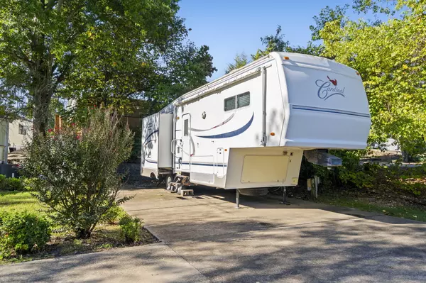 Branson, MO 65616,214 Blue Bird LN